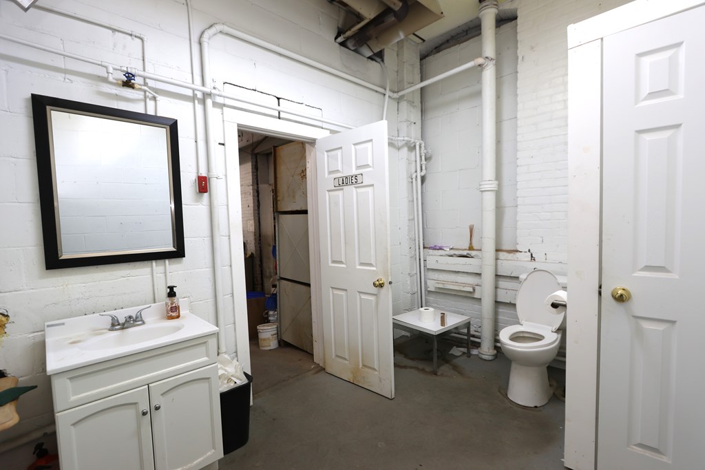 202 W Livingston Avenue, Crestline, Ohio 44827, ,Commercial Sale,For Sale,Livingston Avenue,9065848 202 W Livingston Avenue, Crestline, Ohio 44827, ,Commercial Sale,For Sale,Livingston Avenue,9065848