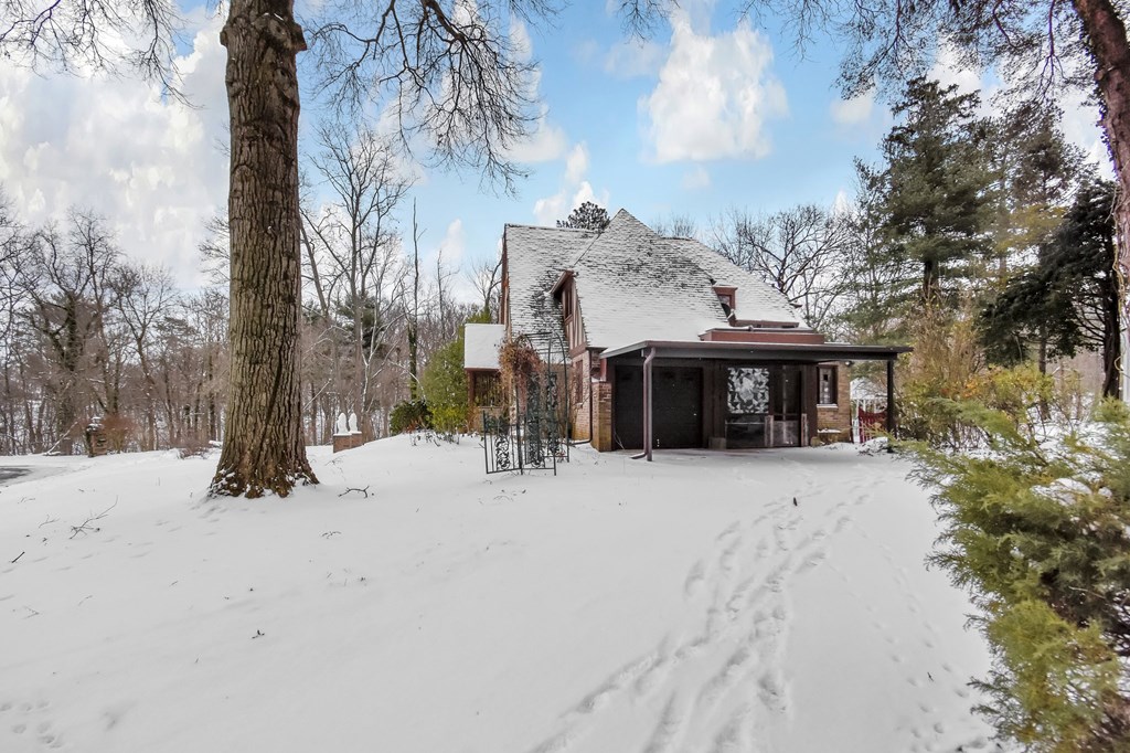 25 Pinecrest Drive, Mansfield, Ohio 44906, 4 Bedrooms Bedrooms, ,2 BathroomsBathrooms,Residential,For Sale,Pinecrest Drive,9065852