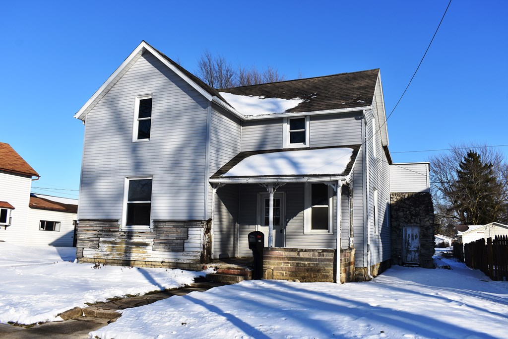 1018 Maple Street, Bucyrus, Ohio 44820, 4 Bedrooms Bedrooms, ,2 BathroomsBathrooms,Residential,For Sale,Maple Street,9065878